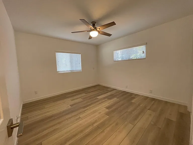 6650 Jumilla Ave — Photo 11
