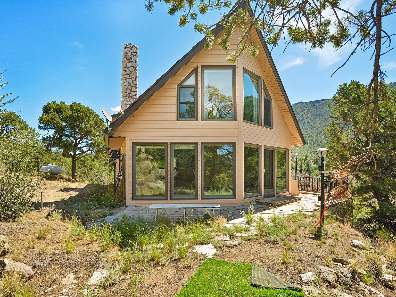 4 bed, 1909 sqft, $3,000 — Photo 3