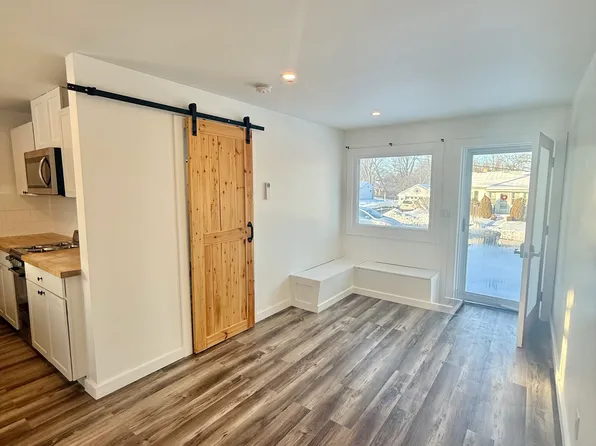 6 Marlyn Dr, Latham, NY
