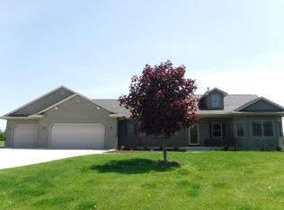 5009 Wagon Wheel Rd, Manitowoc, WI 54220