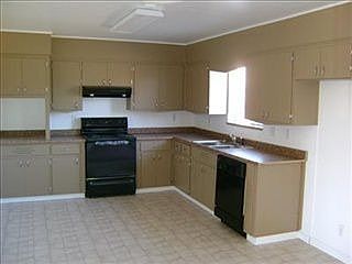 4th image of 1813 Fernwood Dr