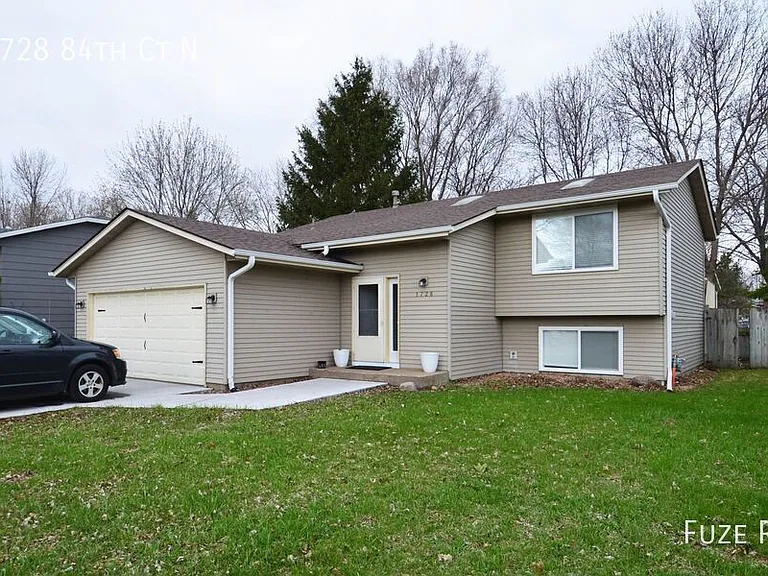 1728 84th Ct N — Photo 1