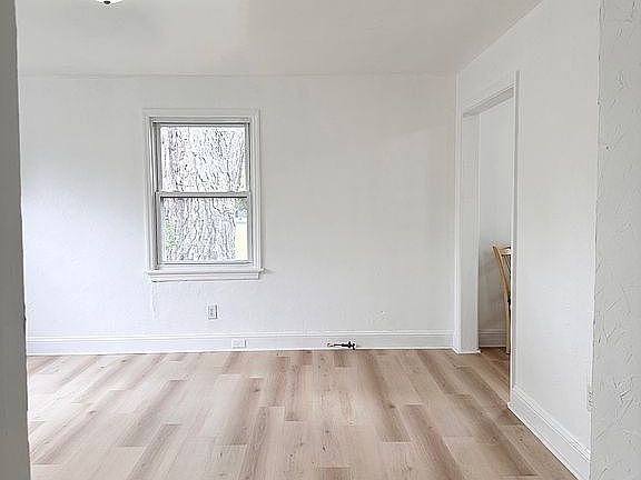 4th image of 500 House Ave