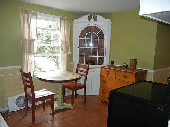 3rd image of 177 Poplar Dr