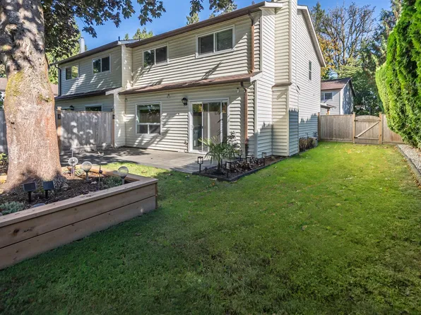4840 207th St #8, Langley, BC V3A 2E3