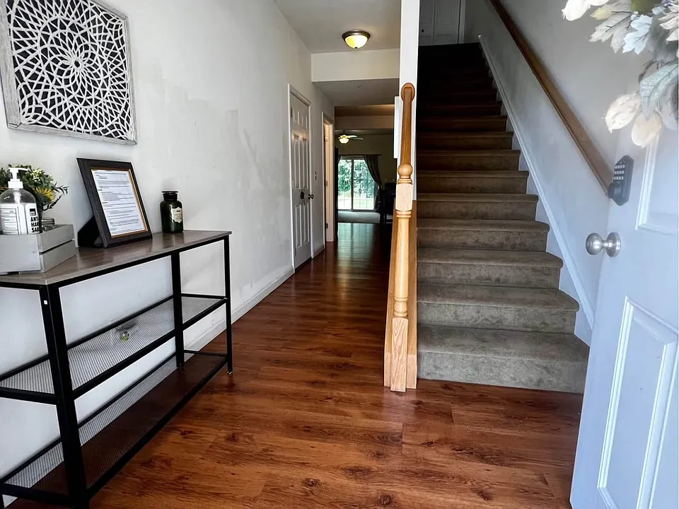 1304 Townhouse Dr