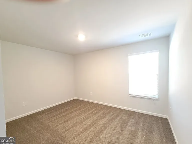 Secondary Bedroom 750/Month
