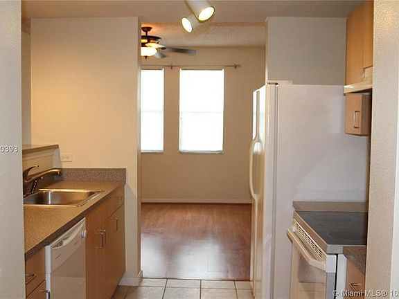 5th image of 533 NE 3rd Ave APT 130