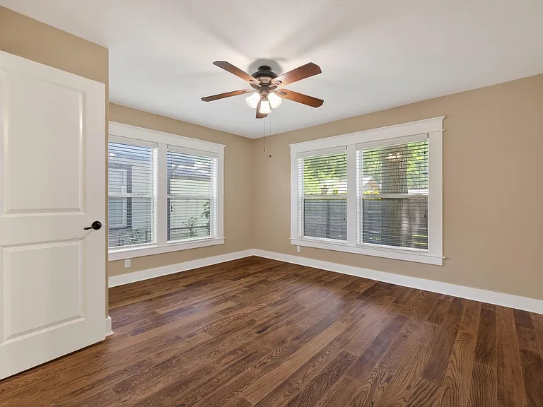 735 Cherico St — Photo 13