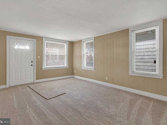 4th image of 278 W Main St