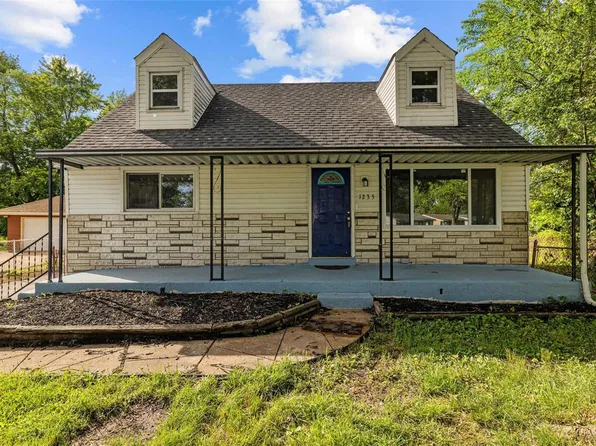 1235 Walker Ave, Saint Louis, MO 63138