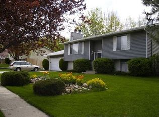 2556 E Cliff Swallow Dr, Sandy, UT 84093