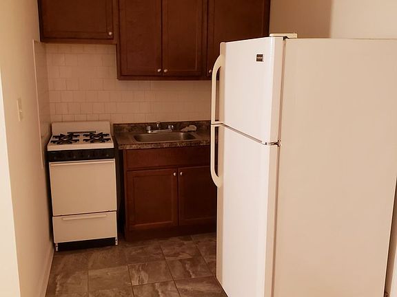 5th image of 4824 N Damen Ave APT 104