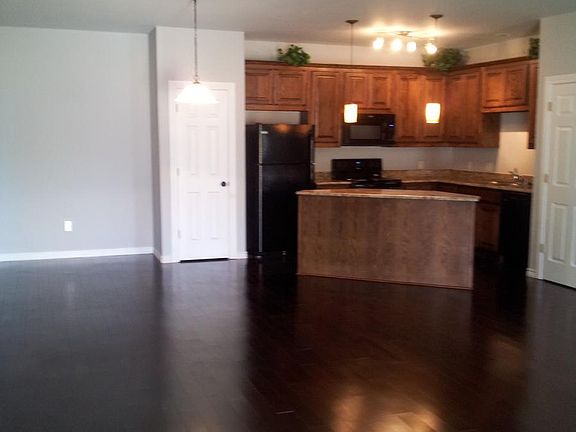 2nd image of 116 Hollyhill Ln