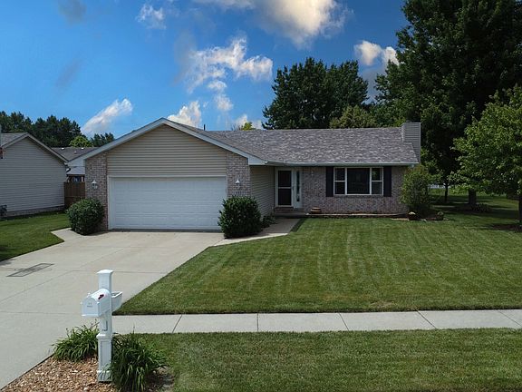 2nd image of 695 Cherokee Dr