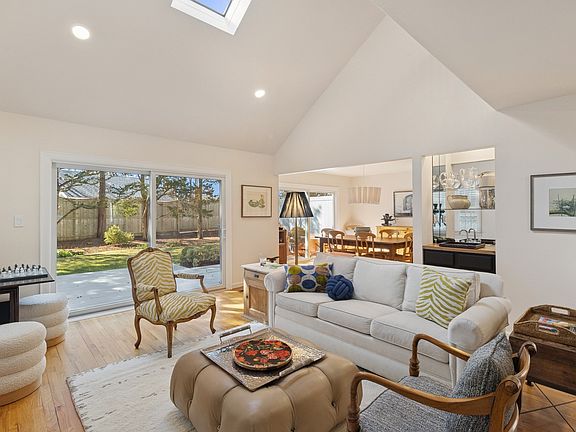 3rd image of 63 Brittany Ln