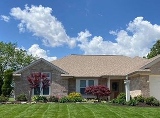 330 Heather Knoll Pl, Fort Wayne, IN 46804