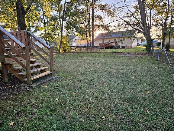 4th image of 4702 Craddock Ave