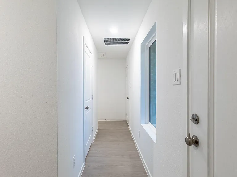 31406 Pratola Serra Cir — Photo 3