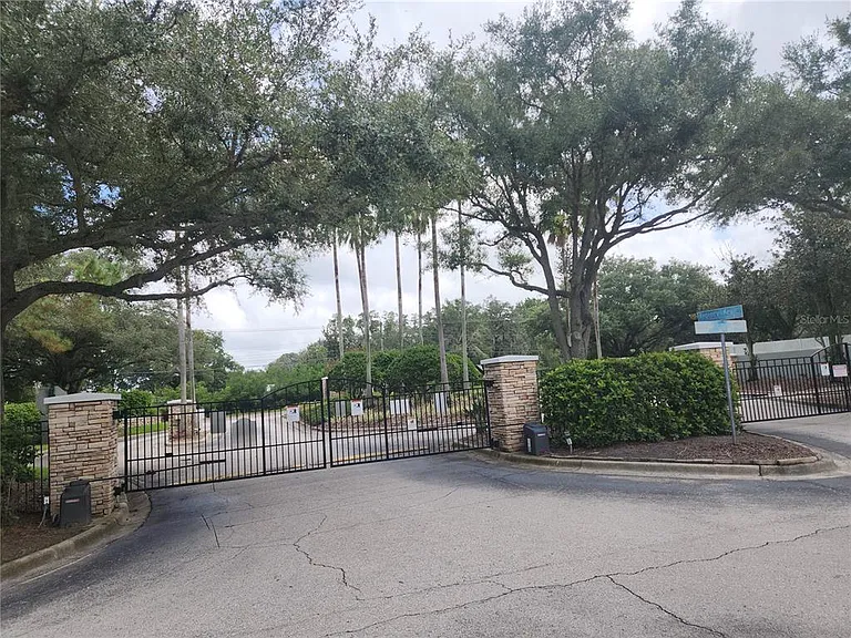 2302 Lake Woodberry Cir — Photo 40