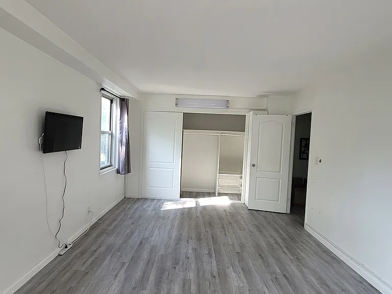 201 Saint Pauls Ave #4G — Photo 5