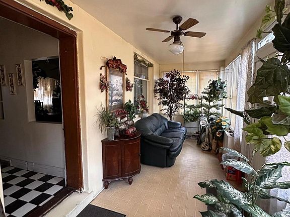 4th image of 3907 Grand Blvd