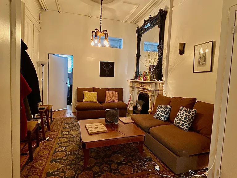 417 W 46th St #1 — Photo 4