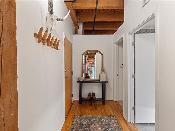 2nd image of 14 N Sangamon St APT 201