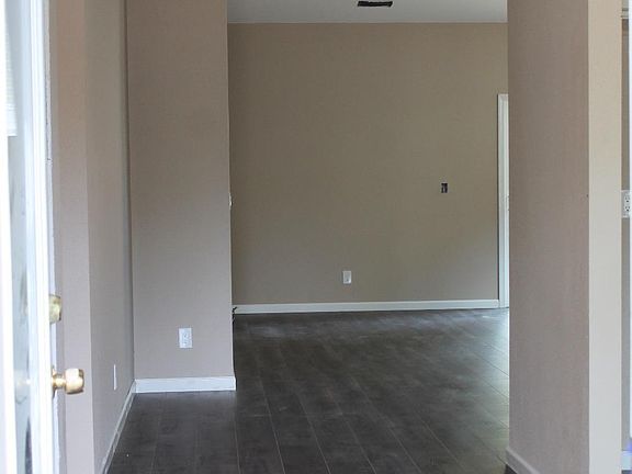 4th image of 125 W Elm St