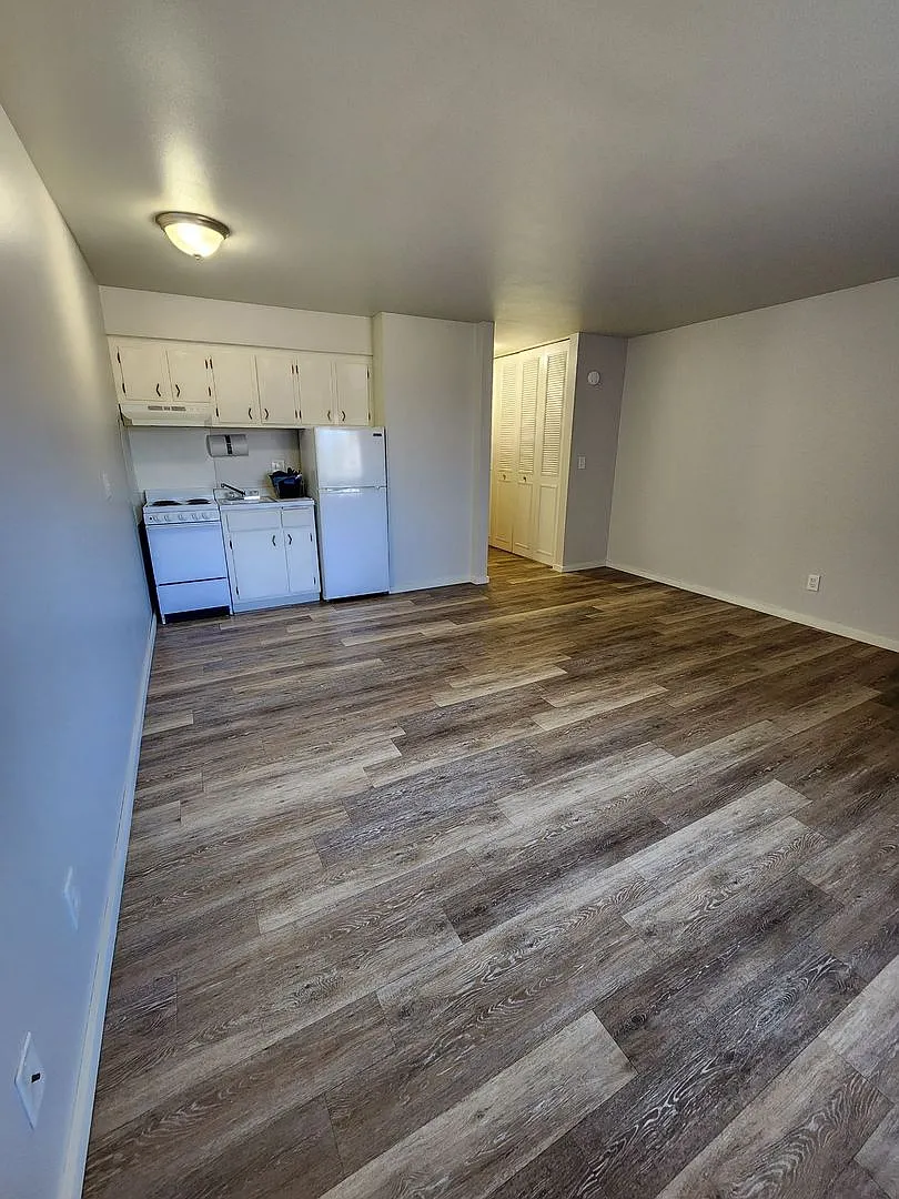 19 Plex Merrill — Photo 2