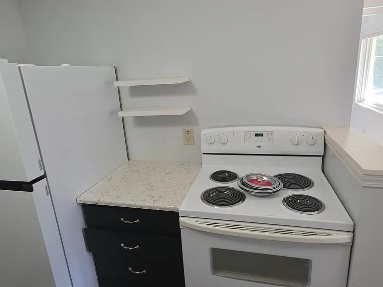 1701 Poplar St #B — Photo 15