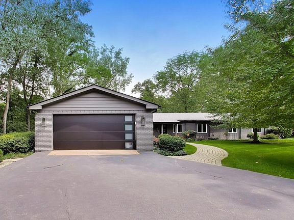 3rd image of 191 Kimberly Rd