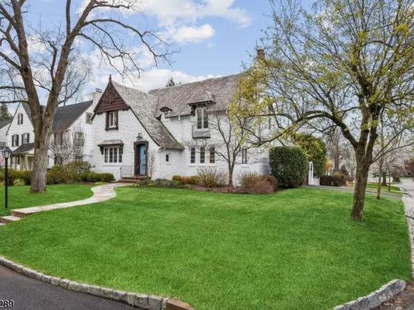 28 Pine Terrace West, Millburn Twp., NJ 07078