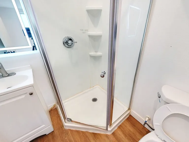 1651 W 37th Pl — Photo 30