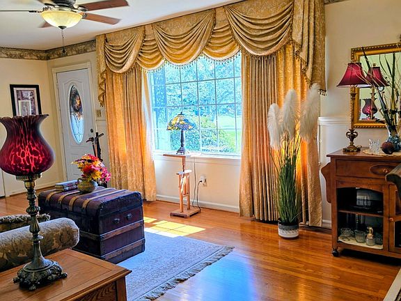 4th image of 2216 Argyle Way