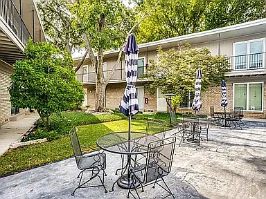 Tradewinds Condominiums — Photo 3