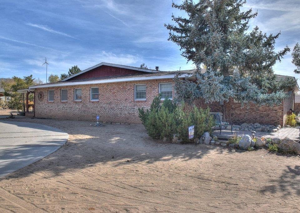 2nd image of 1679 Valley View Dr