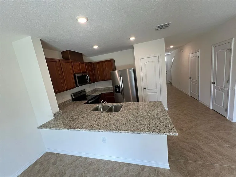 1532 Lumber Ave — Photo 5