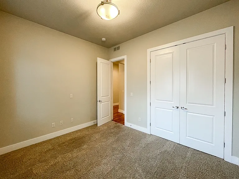 307 E Grove Creek Ln — Photo 44
