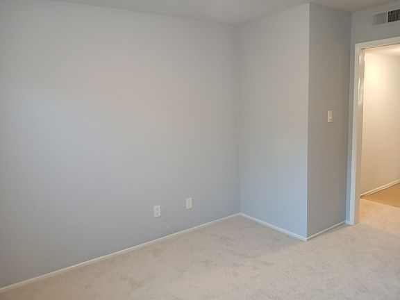 3rd image of 5061 Bonniemae Way
