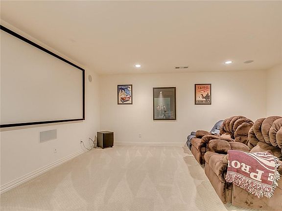 5th image of 2307 Silver Maple Dr