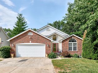 10386 Village Dr E, Foristell, MO 63348