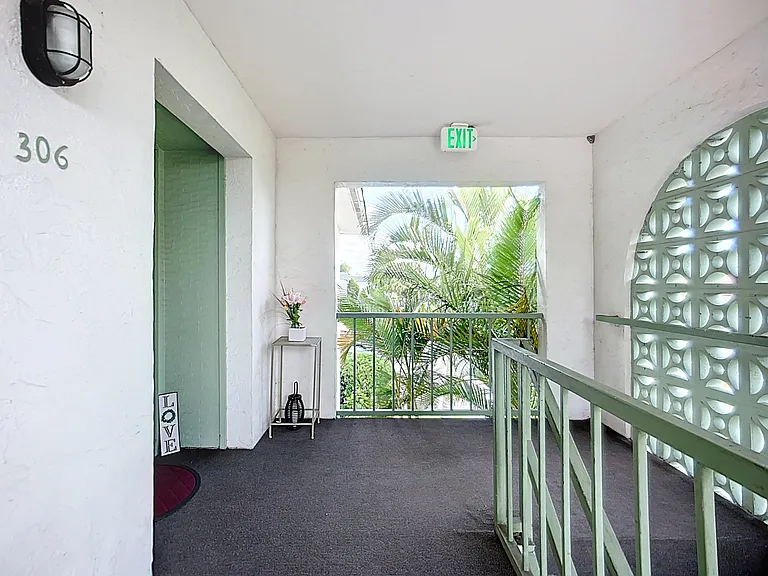 3500 Beneva Rd #306 — Photo 3