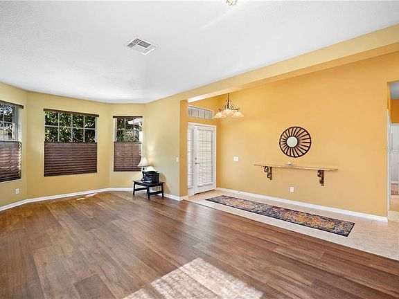 4th image of 11613 Whiterook Ct