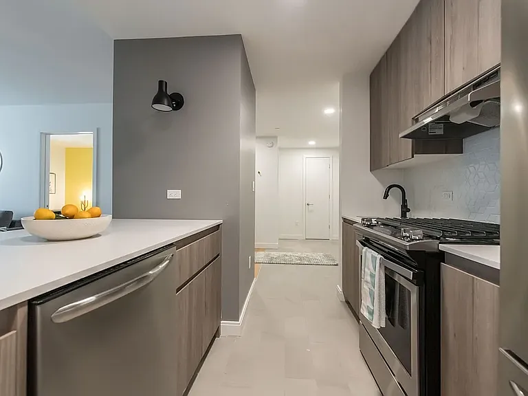 1277 E 14th St #805B — Photo 2