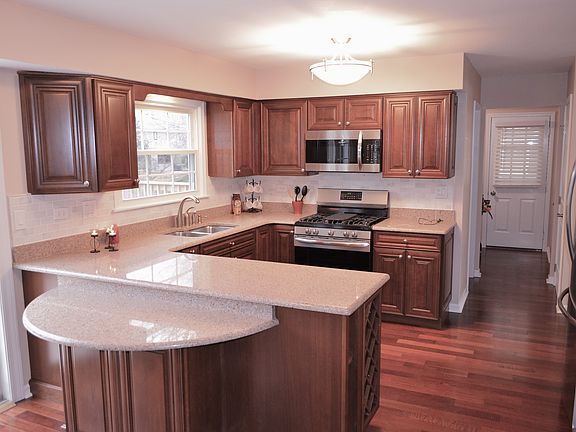 5th image of 1919 Buckingham Dr
