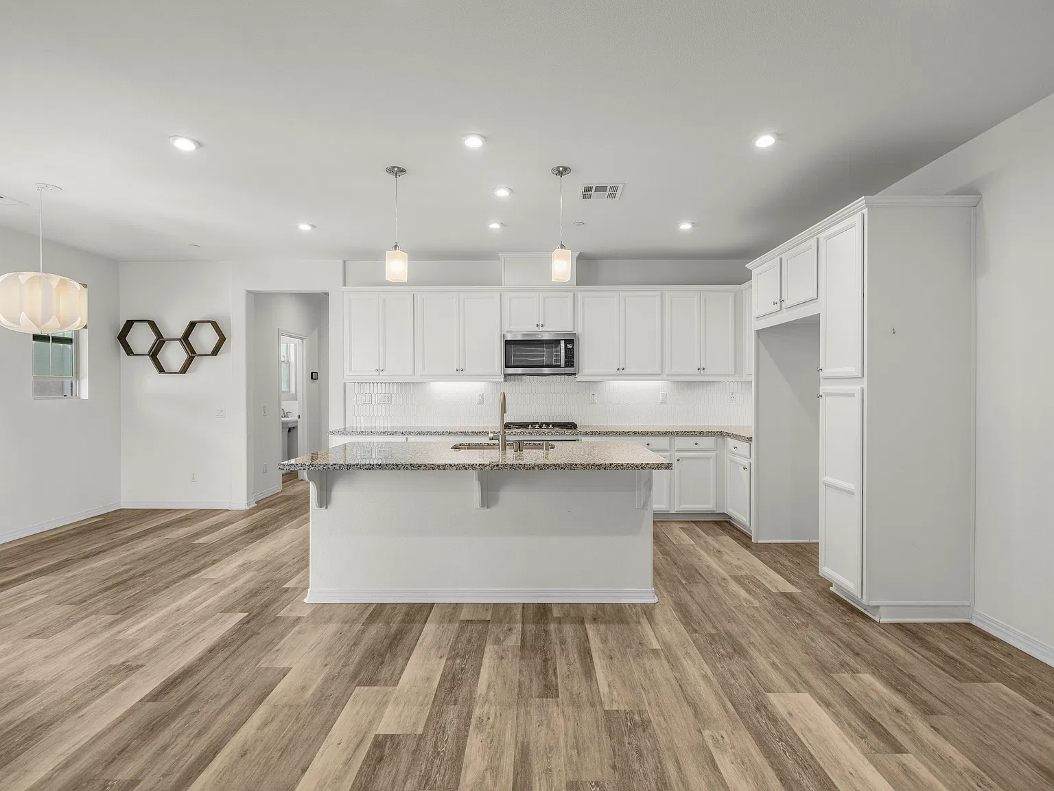 2 bed, 1497 sqft, $3,900 — Photo 2