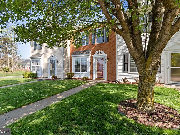 3rd image of 4005 Sherborne Ln