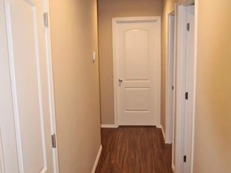 205 NW Meadow Lakes Dr — Photo 7