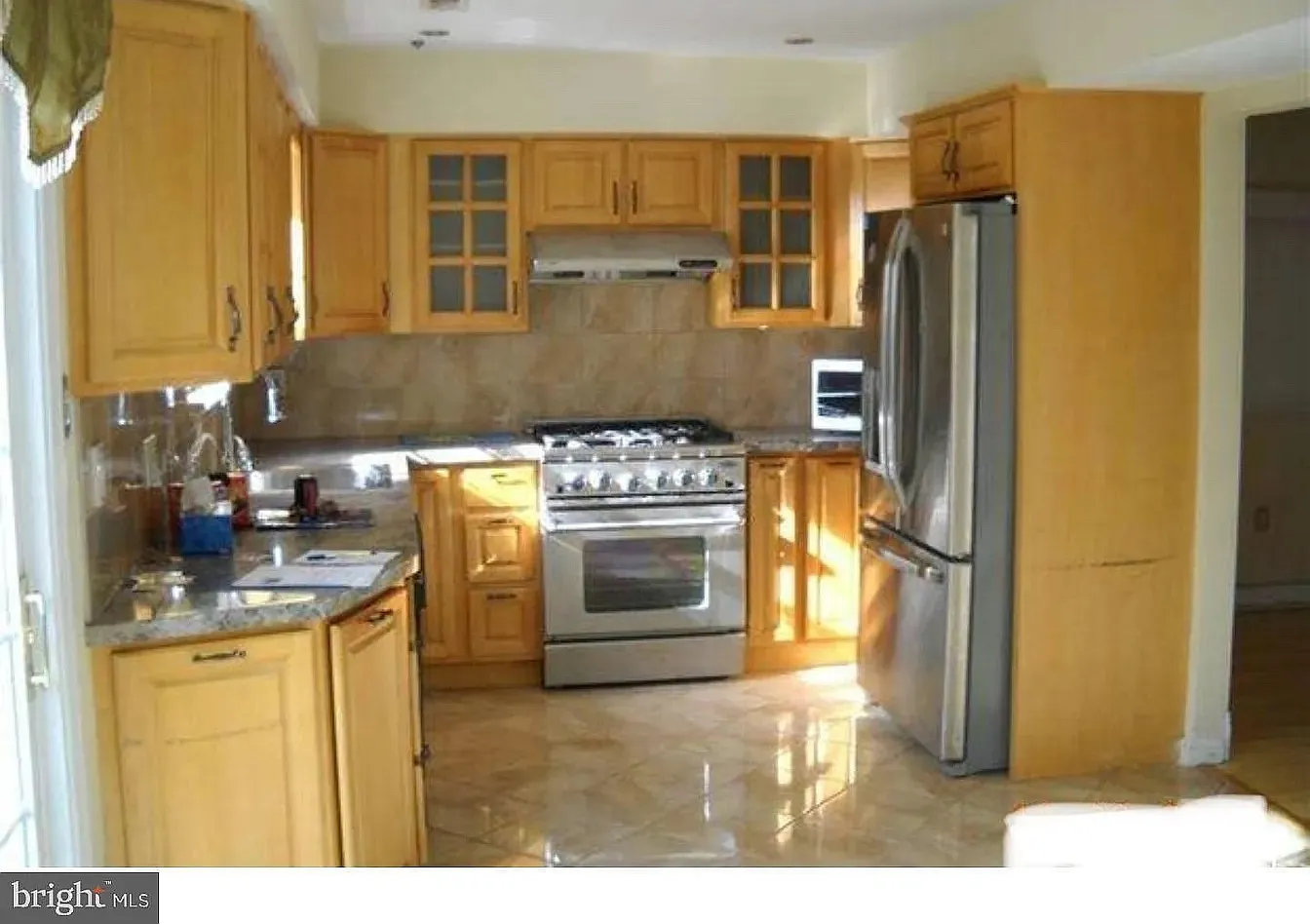 3 bed, 2.5 bath, 2206 sqft, $3,500 — Photo 4